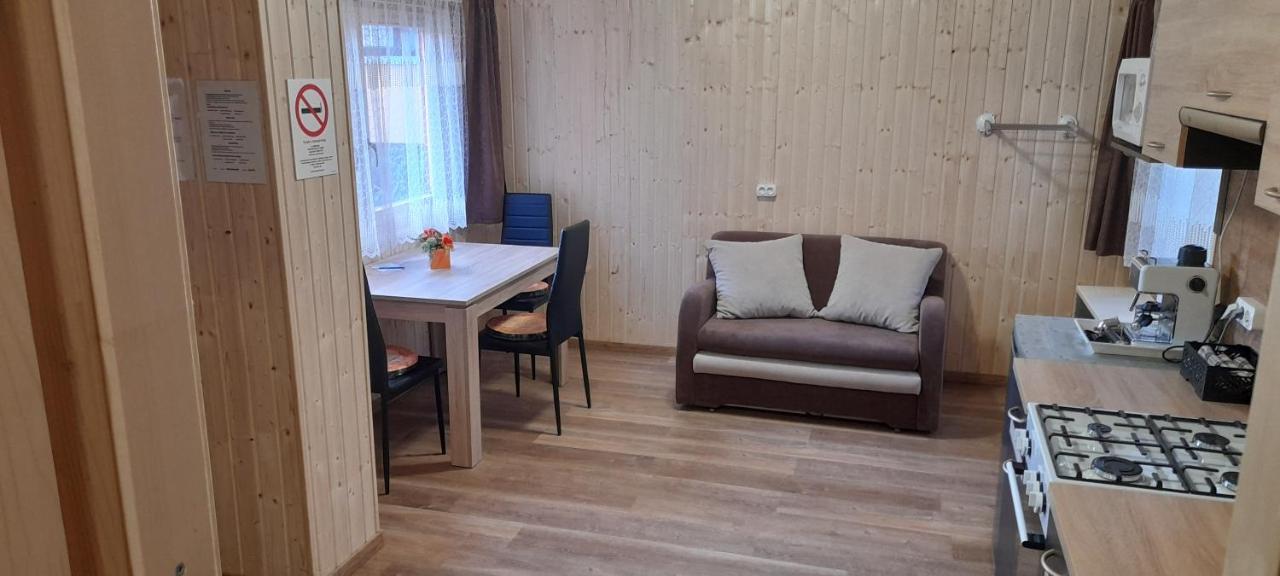Keri Apartman Mosonmagyaróvár Eksteriør billede