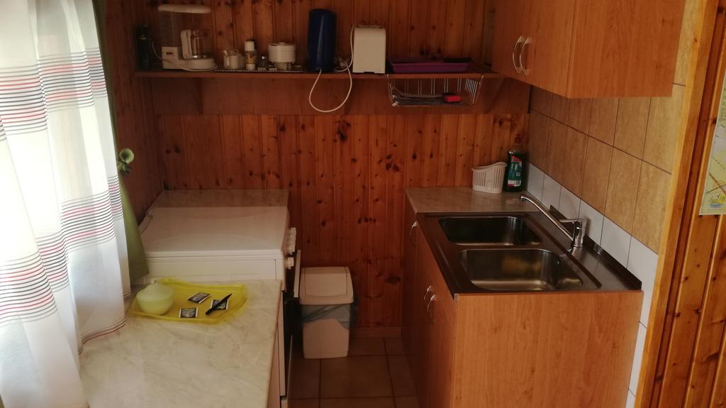Keri Apartman Mosonmagyaróvár Eksteriør billede